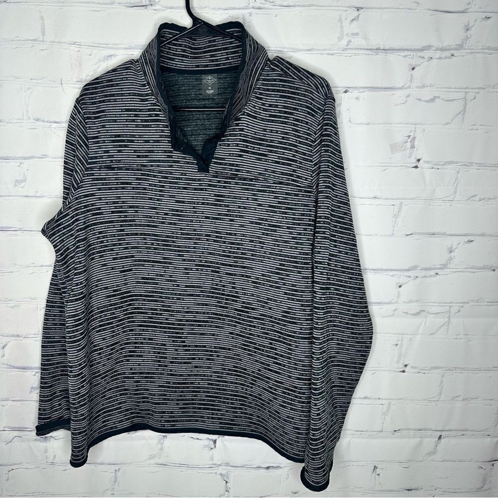 St John’s Bay XL men’s‎ black & gray pullover